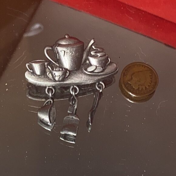 Signed JJ Pewter Tea Time Pin - Picture 9 of 9